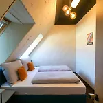 Chors Like A Hotel - Capsule & Nft Boutique Hostel Bratislava - City Center * Bratislava