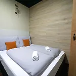 Chors Like A - Capsule & Nft Boutique - Center Hostal Bratislava