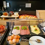 Chors Like A - Capsule & Nft Boutique - Center Hostal