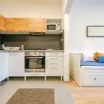 Chors Like A Hotel - Capsule & Nft Boutique Hostel Bratislava - City Center Bratislava