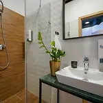 Hostel Chors Like A Hotel - Capsule & Nft Boutique Hostel Bratislava - City Center Bratislava