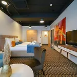 Chors Like A Hotel - Capsule & Nft Boutique Hostel Bratislava - City Center Bratislava