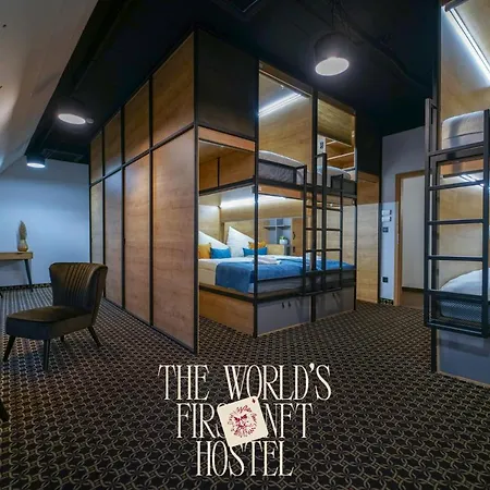 Albergue Chors Like A - 1st World Nft Block & Art Capsule Metachors