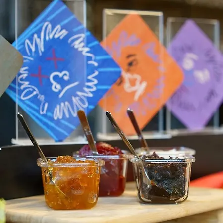 Ostello Chors Like A - 1st World Nft Block & Art Capsule Metachors Bratislava