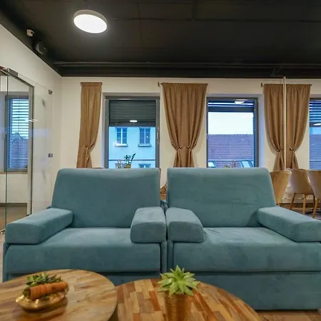 Chors Like A - 1st World Nft Block & Art Capsule Metachors Ostello