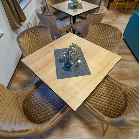Chors Like A - Capsule & Nft Boutique - Center Hostal
