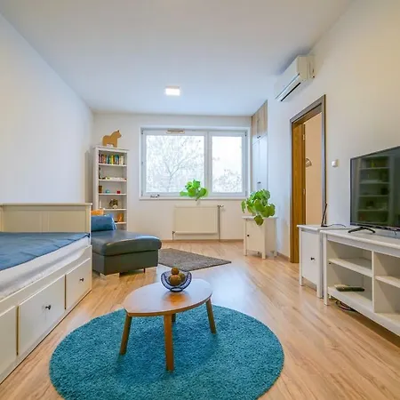 Chors Like A - 1st World Nft Block & Art Capsule Metachors Ostello