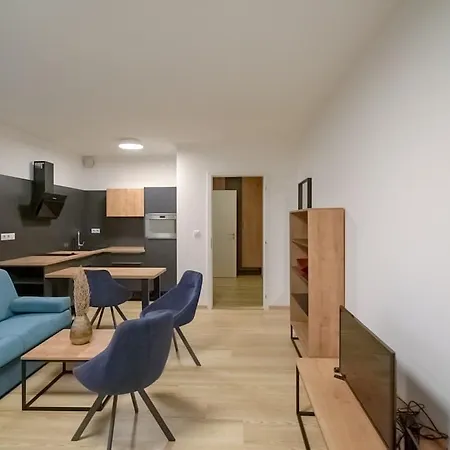 Chors Like A - 1st World Nft Block & Art Capsule Metachors Albergue Bratislava