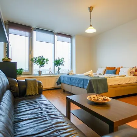 Albergue Chors Like A - 1st World Nft Block & Art Capsule Metachors *