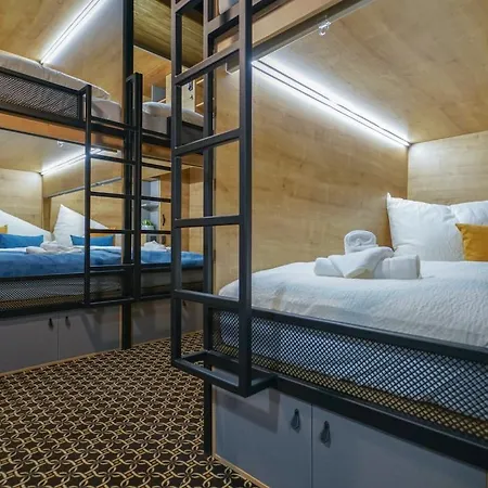 Hostel Chors Like A - 1st World Nft Block & Art Capsule Metachors Bratislava