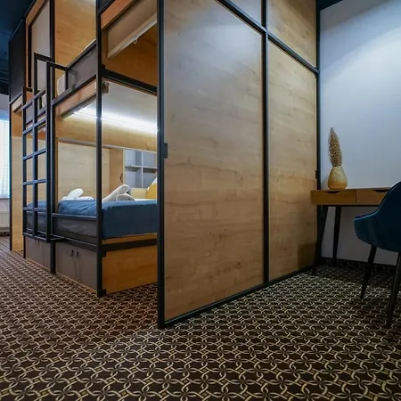 Chors Like A - 1st World Nft Block & Art Capsule Metachors Hostel Bratislava