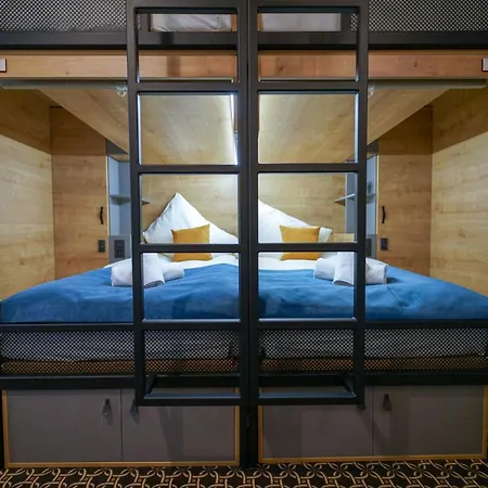 Hostal Chors Like A - Capsule & Nft Boutique - Center
