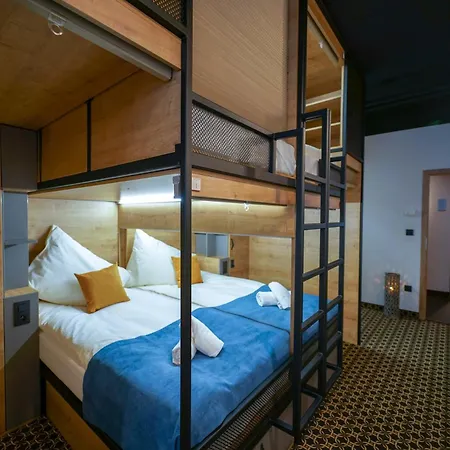 Chors Like A - 1st World Nft Block & Art Capsule Metachors Hostel Bratislava