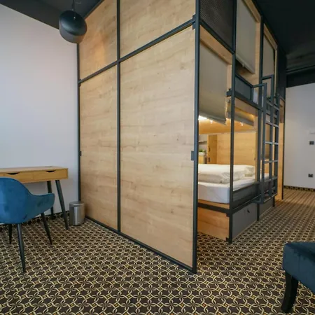 Chors Like A - 1st World Nft Block & Art Capsule Metachors *