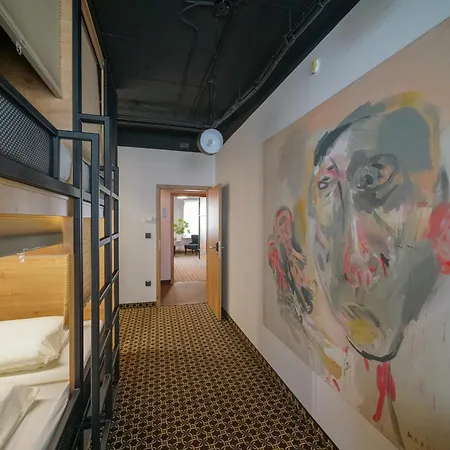 Albergue Chors Like A - 1st World Nft Block & Art Capsule Metachors Bratislava