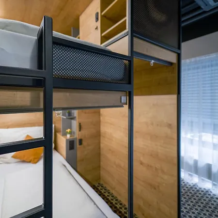 Hostal Chors Like A - Capsule & Nft Boutique - Center Bratislava