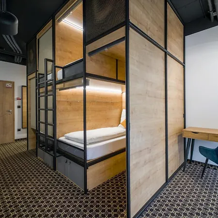 Chors Like A Hotel - Capsule & Nft Boutique Hostel Bratislava - City Center Hostel
