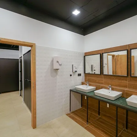 Chors Like A - 1st World Nft Block & Art Capsule Metachors Ostello *