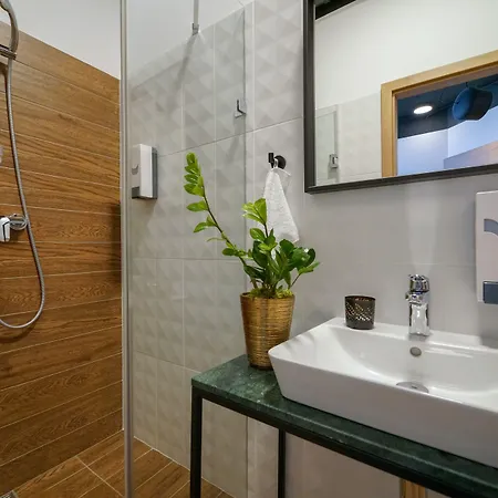 Albergue Chors Like A - 1st World Nft Block & Art Capsule Metachors Bratislava