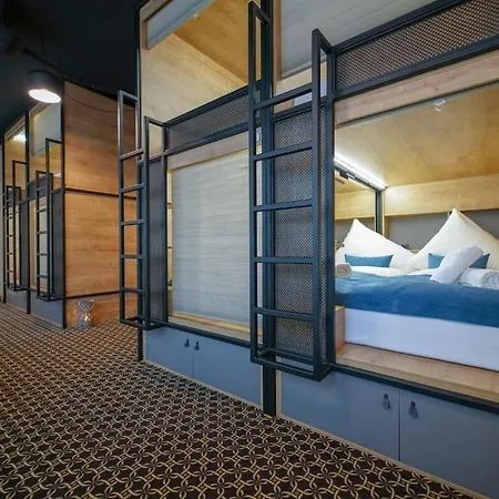 Chors Like A - 1st World Nft Block & Art Capsule Metachors