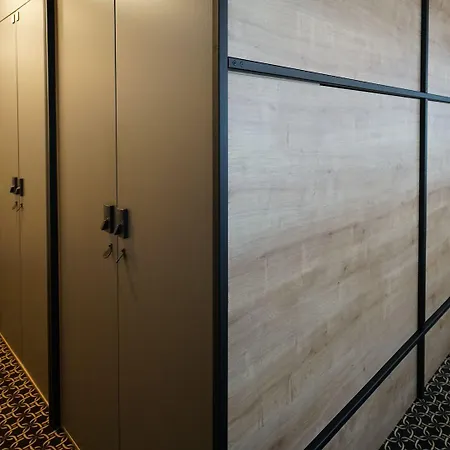 Chors Like A - Capsule & Nft Boutique - Center Hostal