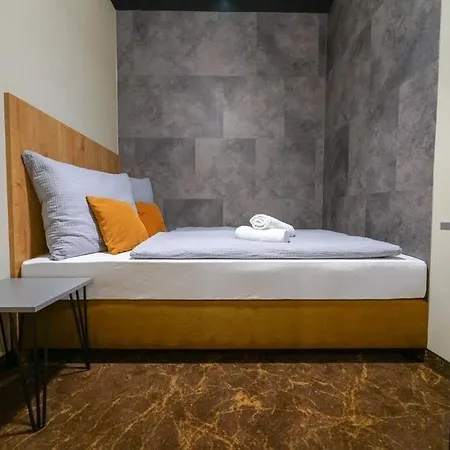 Chors Like A - 1st World Nft Block & Art Capsule Metachors Ostello