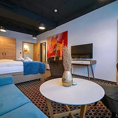 Chors Like A - Capsule & Nft Boutique - Center Hostel Bratislava