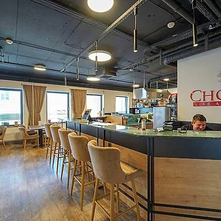 Hostel Chors Like A - Capsule & Nft Boutique - Center Bratislava