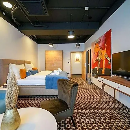 Chors Like A - Capsule & Nft Boutique - Center Hostel *