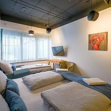 Chors Like A - Capsule & Nft Boutique - Center Μπρατισλάβα