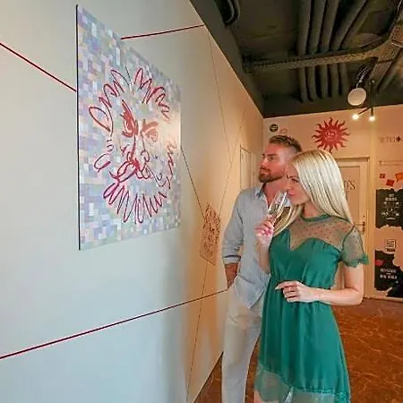 Hostel Chors Like A - Capsule & Nft Boutique - Center Bratislava