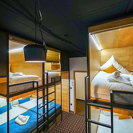 Chors Like A - Capsule & Nft Boutique - Center Hostel *