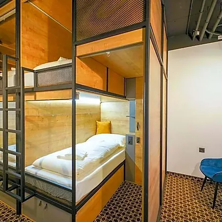 Chors Like A - Capsule & Nft Boutique - Center Hostel