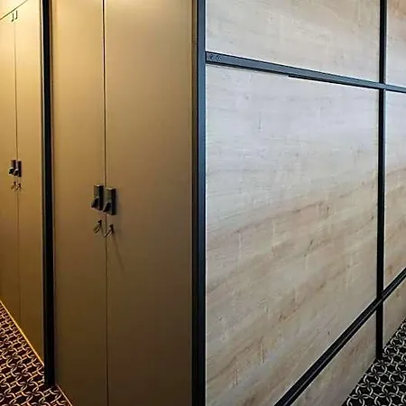 Chors Like A - Capsule & Nft Boutique - Center Hostel