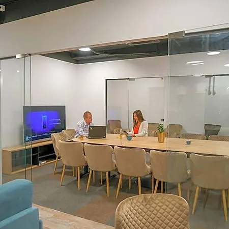 Hostel Chors Like A - Capsule & Nft Boutique - Center Μπρατισλάβα