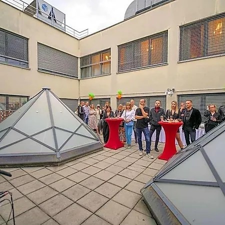 Chors Like A - Capsule & Nft Boutique - Center * Μπρατισλάβα