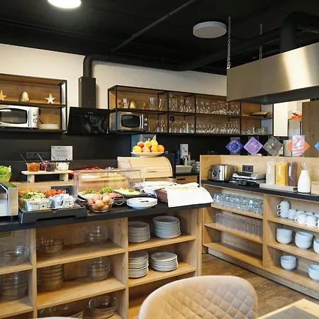 Hostel Chors Like A - Capsule & Nft Boutique - Center Bratislava