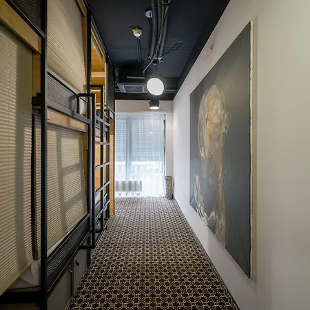 Chors Like A - Capsule & Nft Boutique - Center Hostel