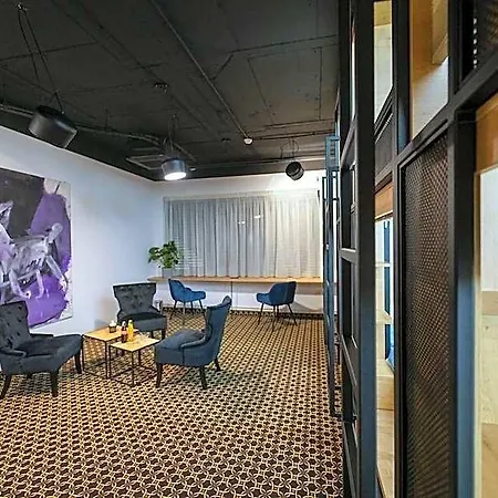 Chors Like A - Capsule & Nft Boutique - Center * ברטיסלאבה
