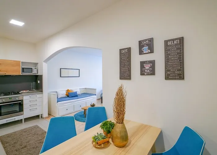 Hostel Chors Like A - 1st World Nft Block & Art Capsule Metachors