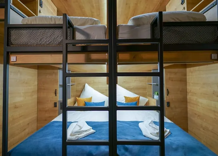 Chors Like A - 1st World Nft Block & Art Capsule Metachors Hostel Bratislava