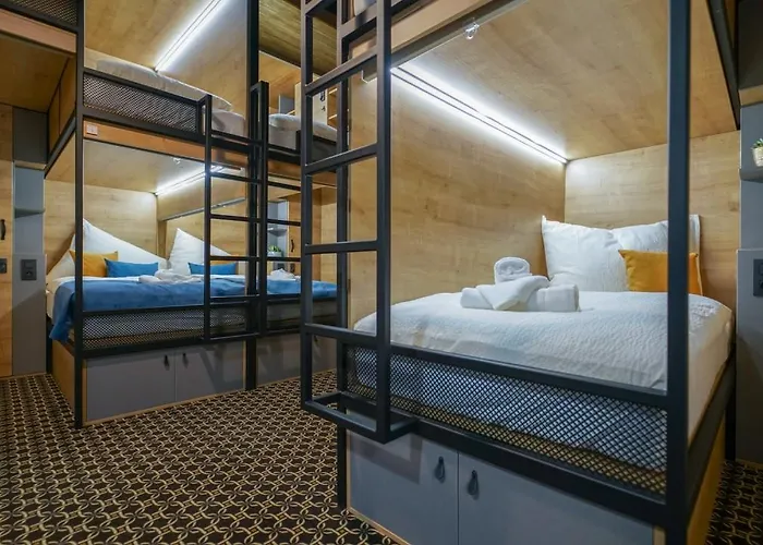 Hostel Chors Like A - 1st World Nft Block & Art Capsule Metachors Bratislava