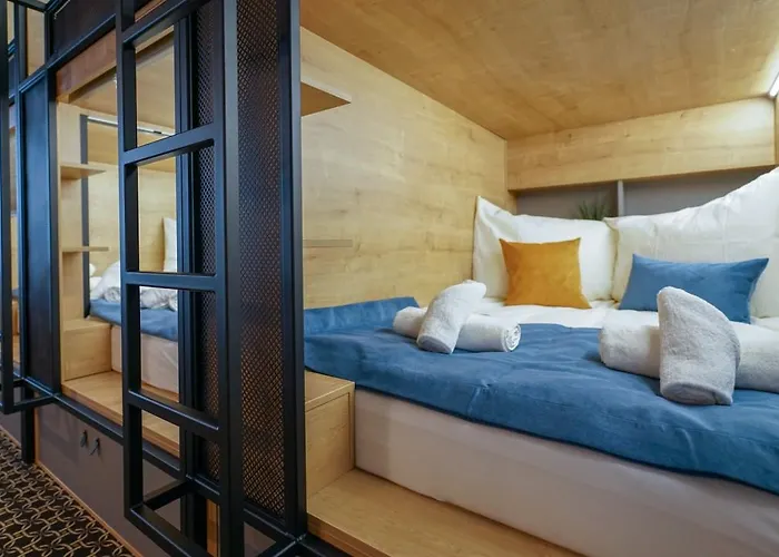 Chors Like A - 1st World Nft Block & Art Capsule Metachors *