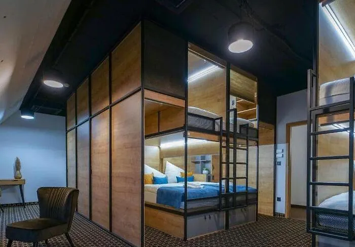 Hostel Chors Like A - 1st World Nft Block & Art Capsule Metachors Bratislava