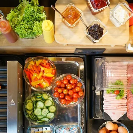 Chors Like A - 1st World Nft Block & Art Capsule Metachors Hostel Bratislava