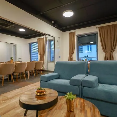 Chors Like A - 1st World Nft Block & Art Capsule Metachors Hostel *