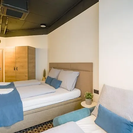 Chors Like A - 1st World Nft Block & Art Capsule Metachors