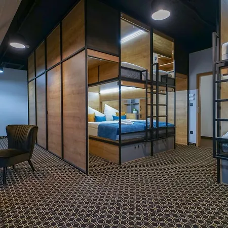 Hostel Chors Like A - 1st World Nft Block & Art Capsule Metachors